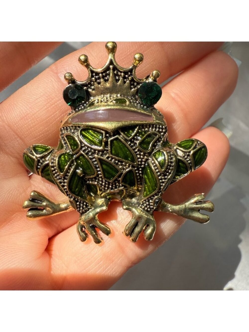 Anthropologe unique Gold and Green Frog Brooch